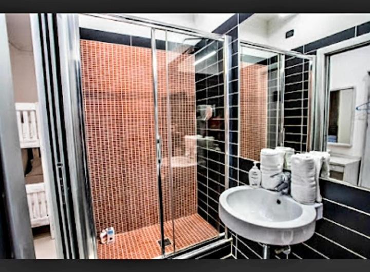 Golfo Di Orosei Rooms โรม ภายนอก รูปภาพ